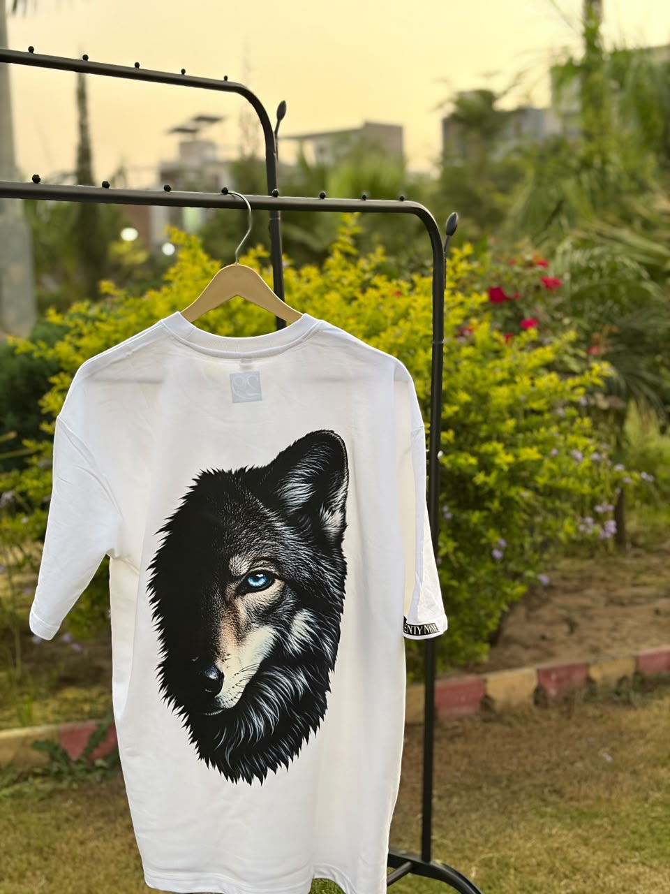 Wolf Graphic Oversized T-Shirt – Design 13 product photo 2